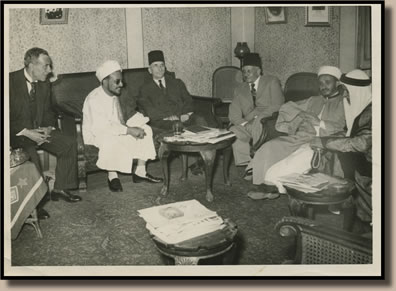 1947 - Saleh Harb Pasha & visitors